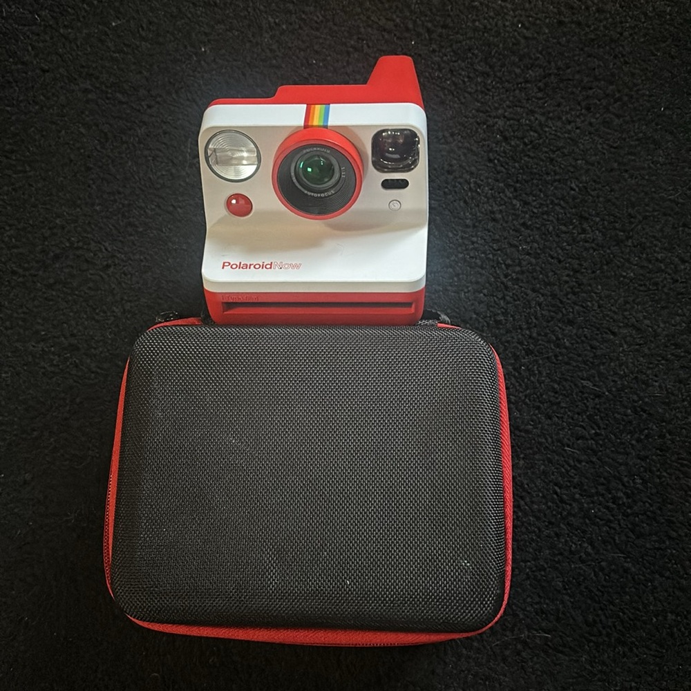Polaroid Now with Case - Picture 7 of 8